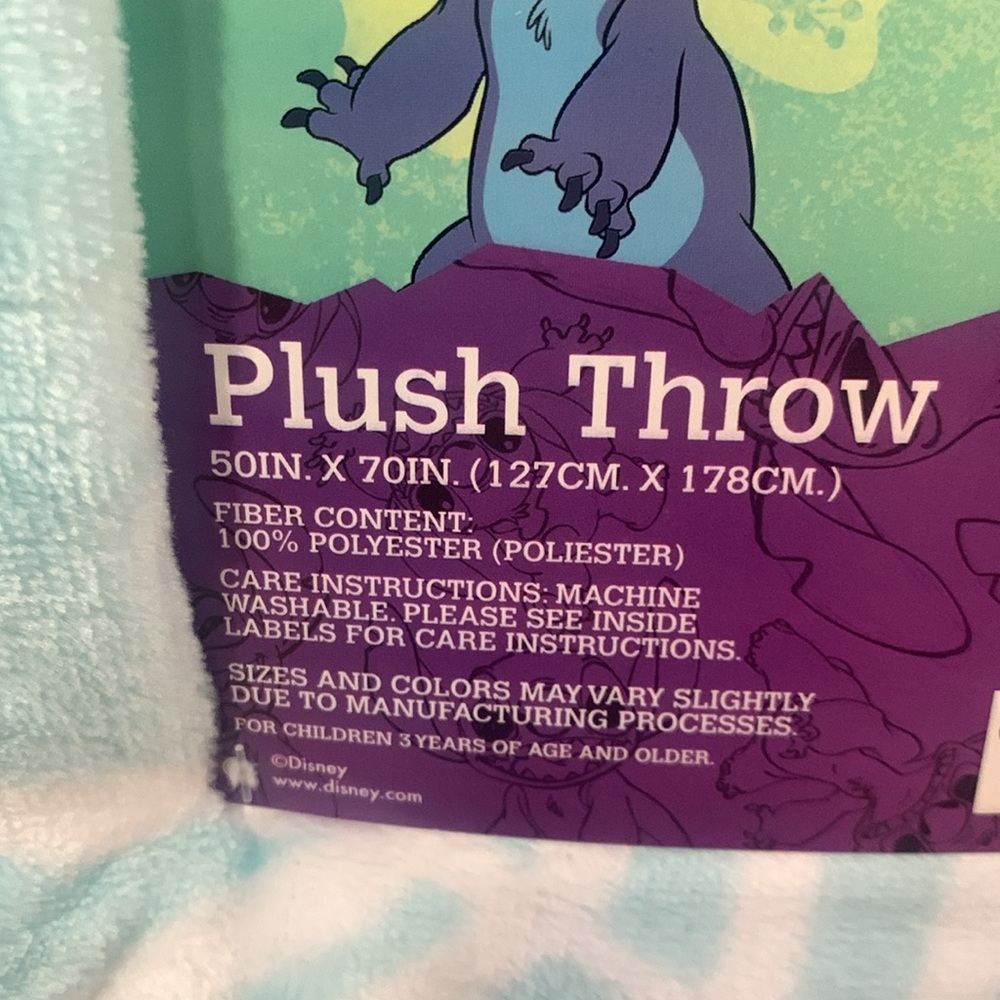 New Disney's Blue Stitch & Hibiscus Flowers Plush 50 x 70 Throw Blanket With Tag - Picture 5 of 5